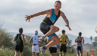 ¿Cómo puedo llegar más fresco a la carrera a pie de un triatlón?